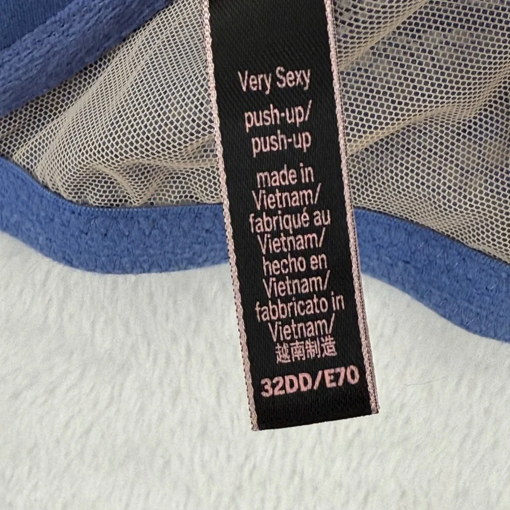 Victoria's Secret Very Sexy Push Up Bra 32DD/E70‎ Blue Lace Criss Cross Back